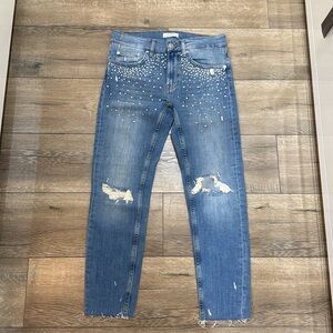 Blue jeans with pearls